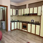 *Heart Of New Bazaar 1 Bed Apt*